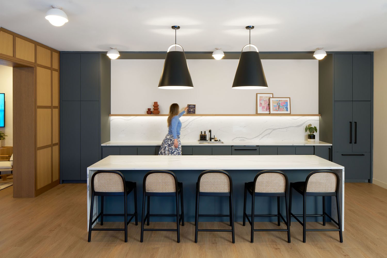 Entertain in the spacious lounge kitchen